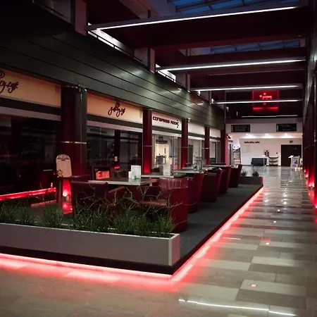 特伦钦马格努斯酒店 4* Trenčín