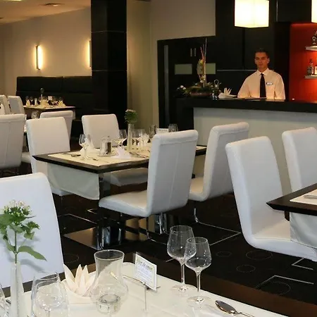 特伦钦马格努斯酒店 酒店 4*
