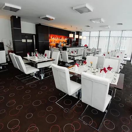 特伦钦马格努斯酒店 酒店 4*